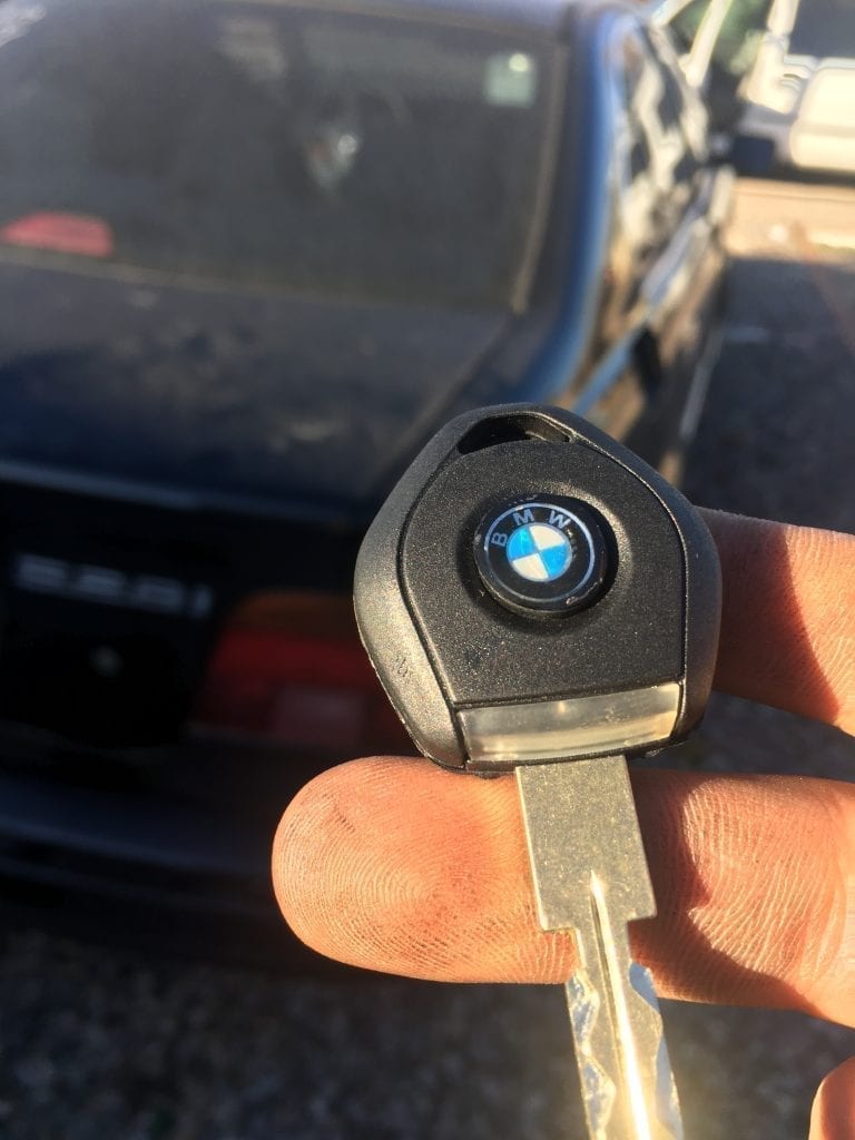 new replacement car key for BMW 520i 2002 made by johnny locksmith